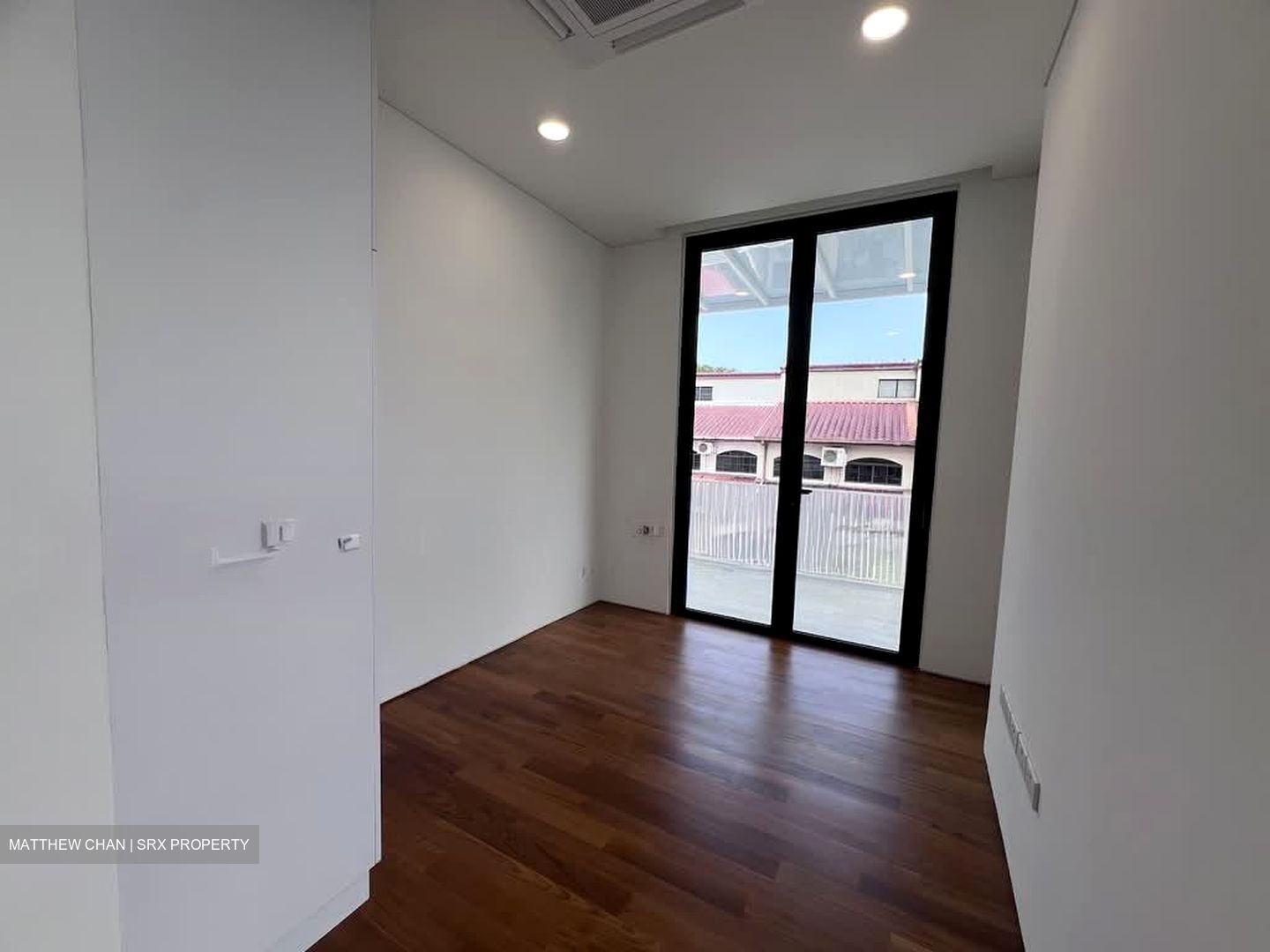 West Coast Road (D5), Terrace #556645261